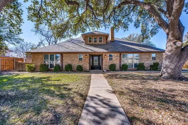 2405 Meadow Creek Drive, Carrollton, TX 75006