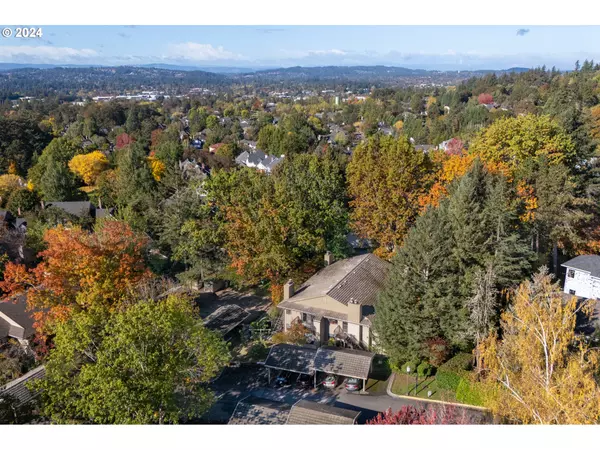 Lake Oswego, OR 97035,5 CRESTFIELD CT