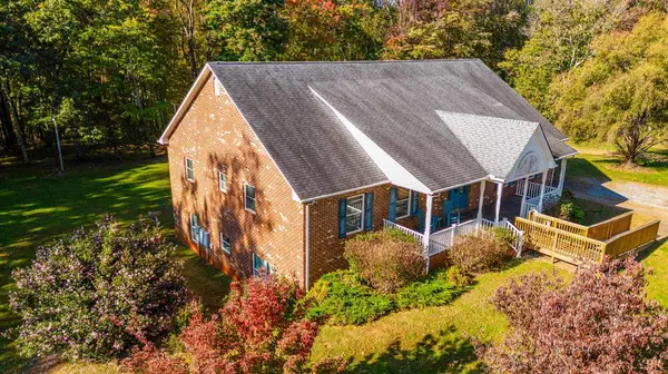 1740 White RD,  Forest,  VA 24551