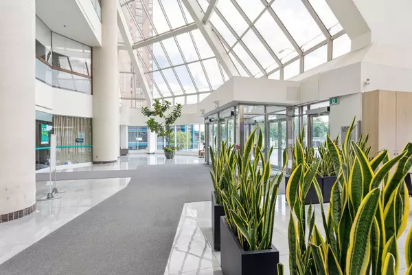 Mississauga, ON L5B 3C3,50 Burnhamthorpe RD #601