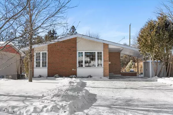 2226 Tawney RD, Elmvale Acres And Area, ON K1G 1C6