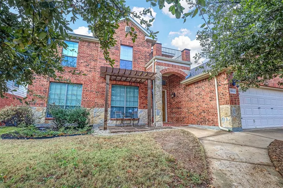 10021 Waverly Lane, Fort Worth, TX 76244