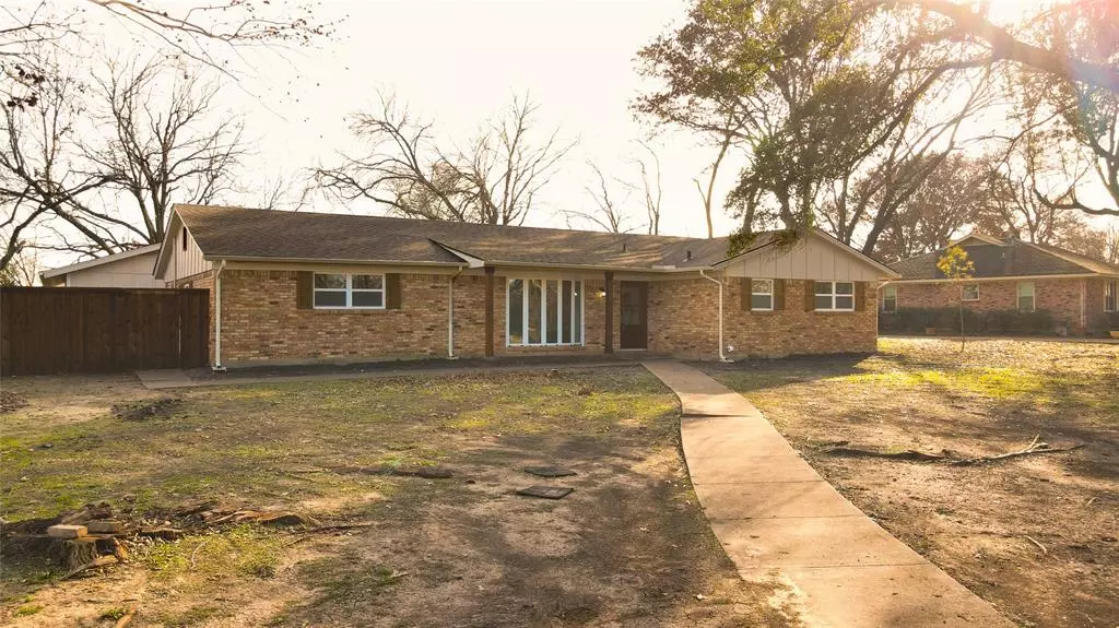 401 Brookside Road, Waxahachie, TX 75167