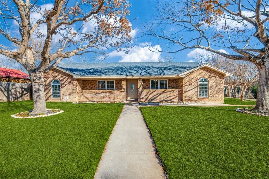 2816 Hurstview Drive, Hurst, TX 76054