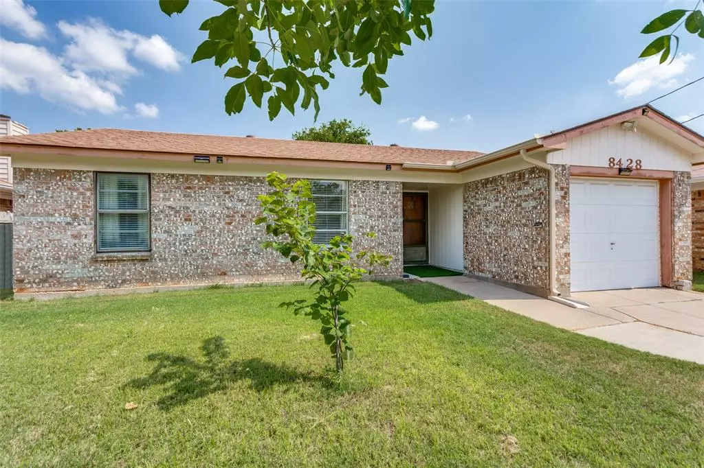 White Settlement, TX 76108,8428 Raymond Avenue