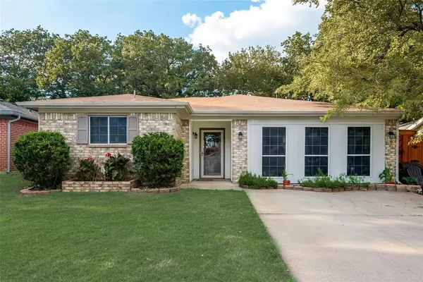 1204 Glen Creek Drive, Mansfield, TX 76063