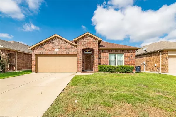 8301 White Hart Drive, Fort Worth, TX 76179