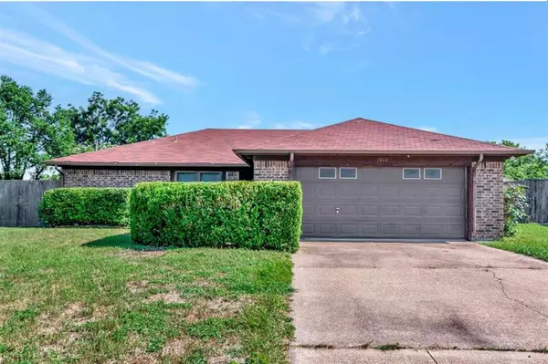 1404 Tobie Layne Street, Benbrook, TX 76126