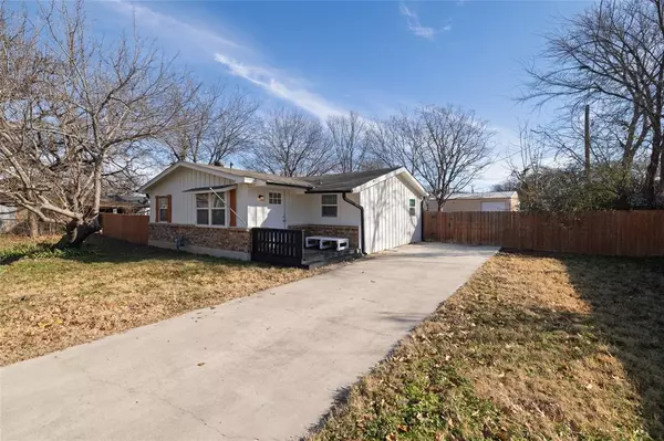 1102 20th Street, Bridgeport, TX 76426