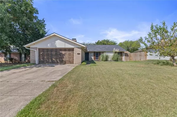 2306 Lavon Creek Lane, Arlington, TX 76006