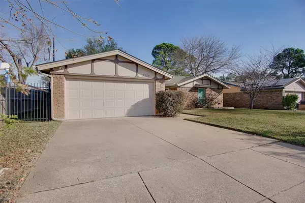 Arlington, TX 76016,3305 Ivy Hill Drive