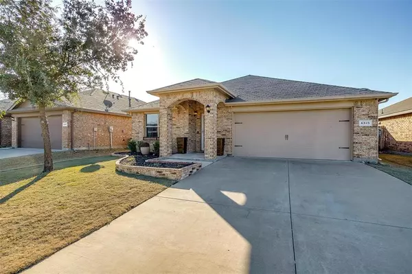 6349 Skipper Lane, Fort Worth, TX 76179