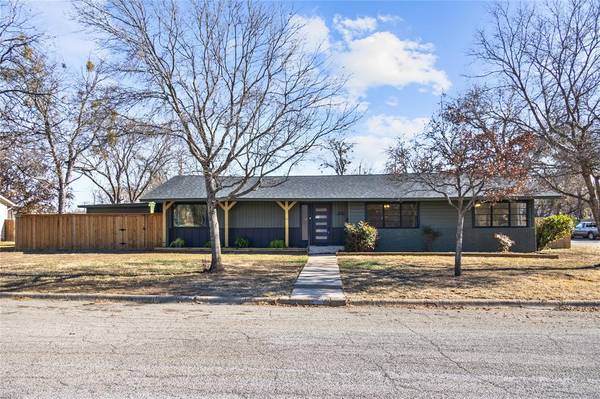 1908 8th Street, Brownwood, TX 76801