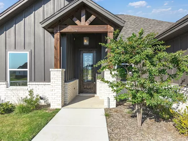 425 Collum View, Azle, TX 76020