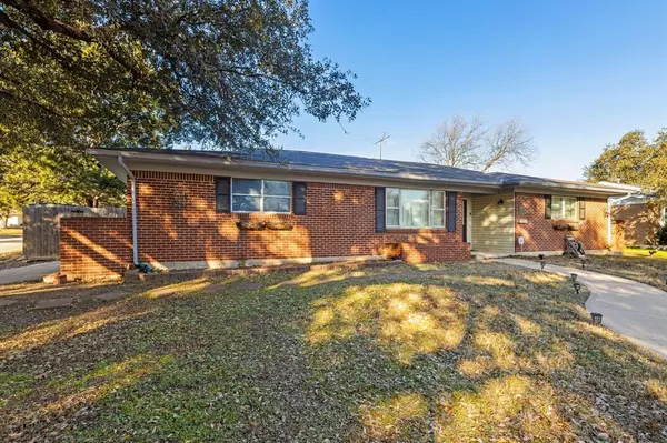 6012 Wisen Avenue, Fort Worth, TX 76133