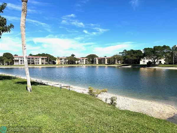 Margate, FL 33063,6515 Coral Lake Dr  #203