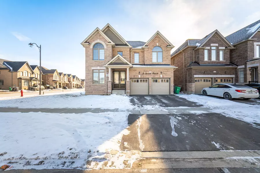 2 Jenwood CRES, Brampton, ON L6R 4C6