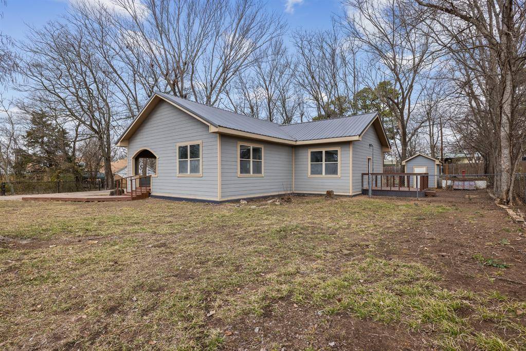 305 E Laurel Street, Hugo, OK 74743