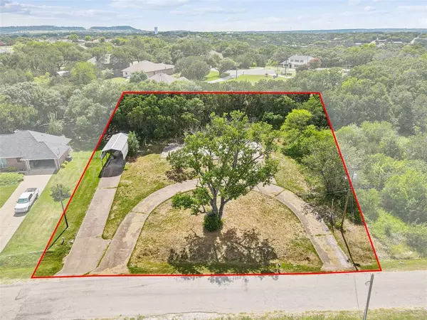 4008 Seminole Trail, Granbury, TX 76048