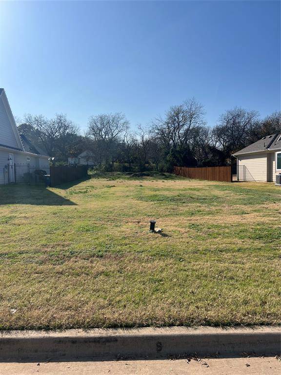 208 Village Way,  Argyle,  TX 76226