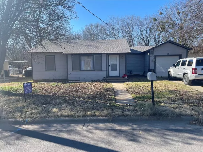 214 S Tower Street, Weatherford, TX 76086