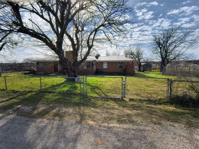 716 County Road 4757, Boyd, TX 76023