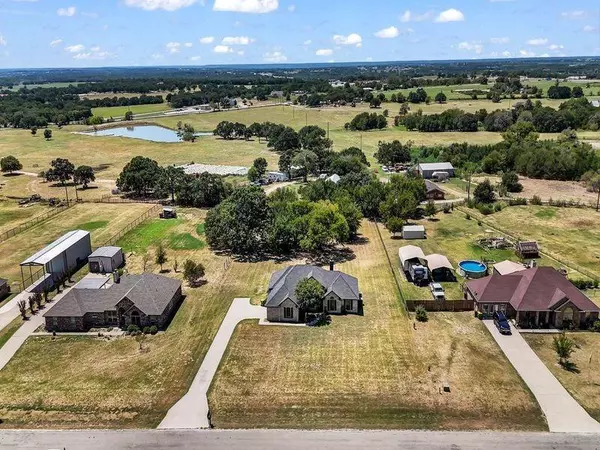 165 Savannah Drive, Weatherford, TX 76087