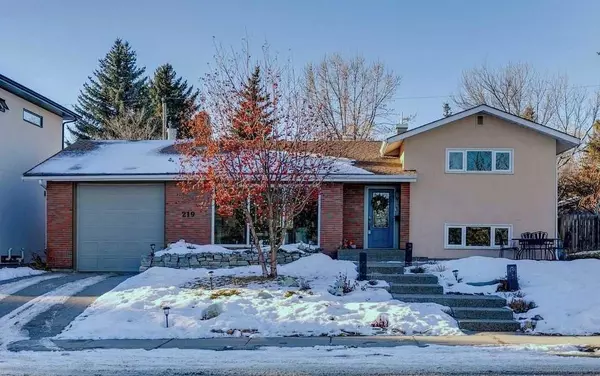 219 Wildwood DR Southwest, Calgary, AB T3C3E2