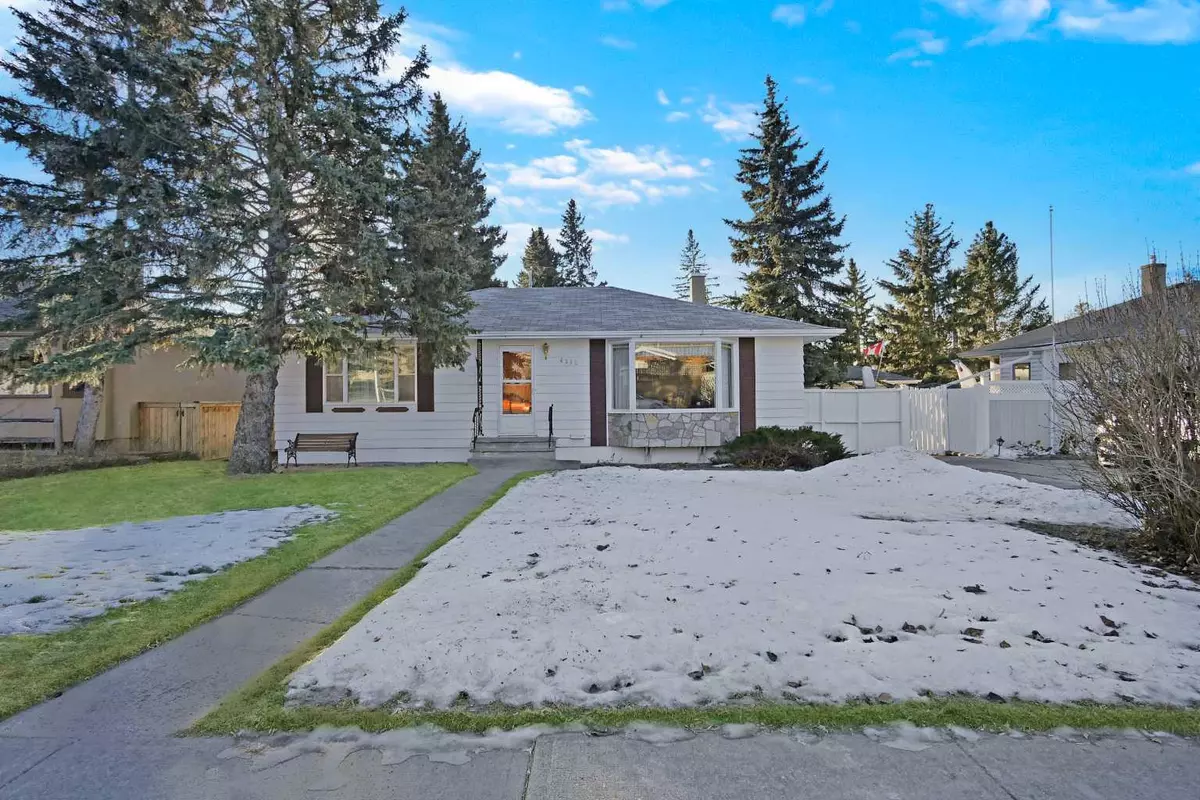 Calgary, AB T3E0G7,4315 19 AVE SW