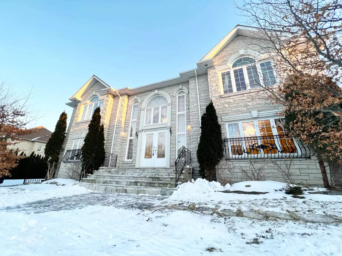 Richmond Hill, ON L4C 0K1,68 Chantilly CRES