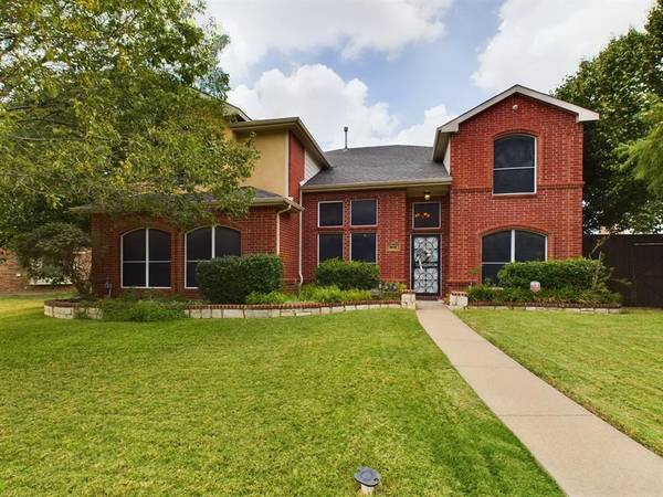 805 Sabona Drive, Desoto, TX 75115