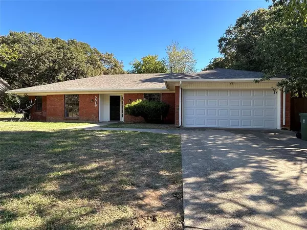 5816 Gatewood Drive, Arlington, TX 76016