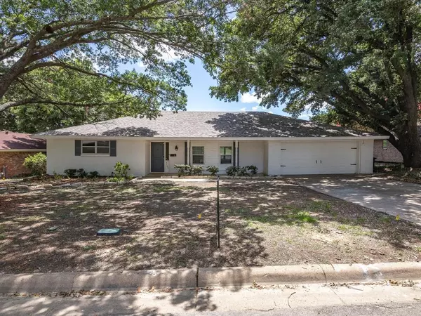 3709 Ashford Avenue, Fort Worth, TX 76133