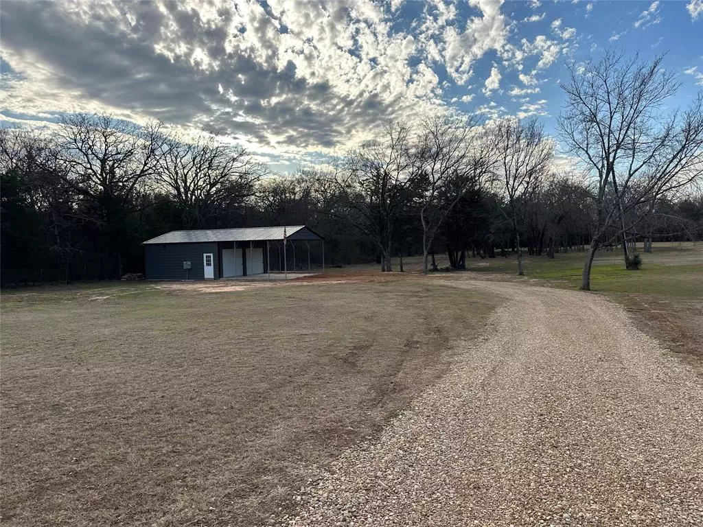 Bonham, TX 75418,1101 County Road 2600