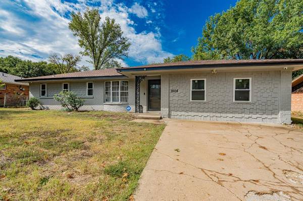 1604 N 25th Street,  Corsicana,  TX 75110