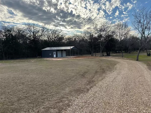 Bonham, TX 75418,1101 County Road 2600