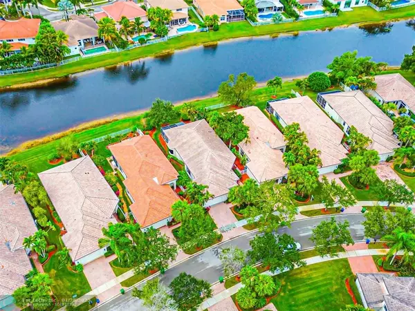 Weston, FL 33327,2555 Bay Pointe Dr