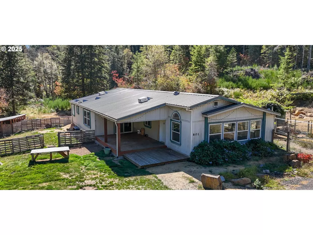 Carson, WA 98610,801 HEMLOCK RD