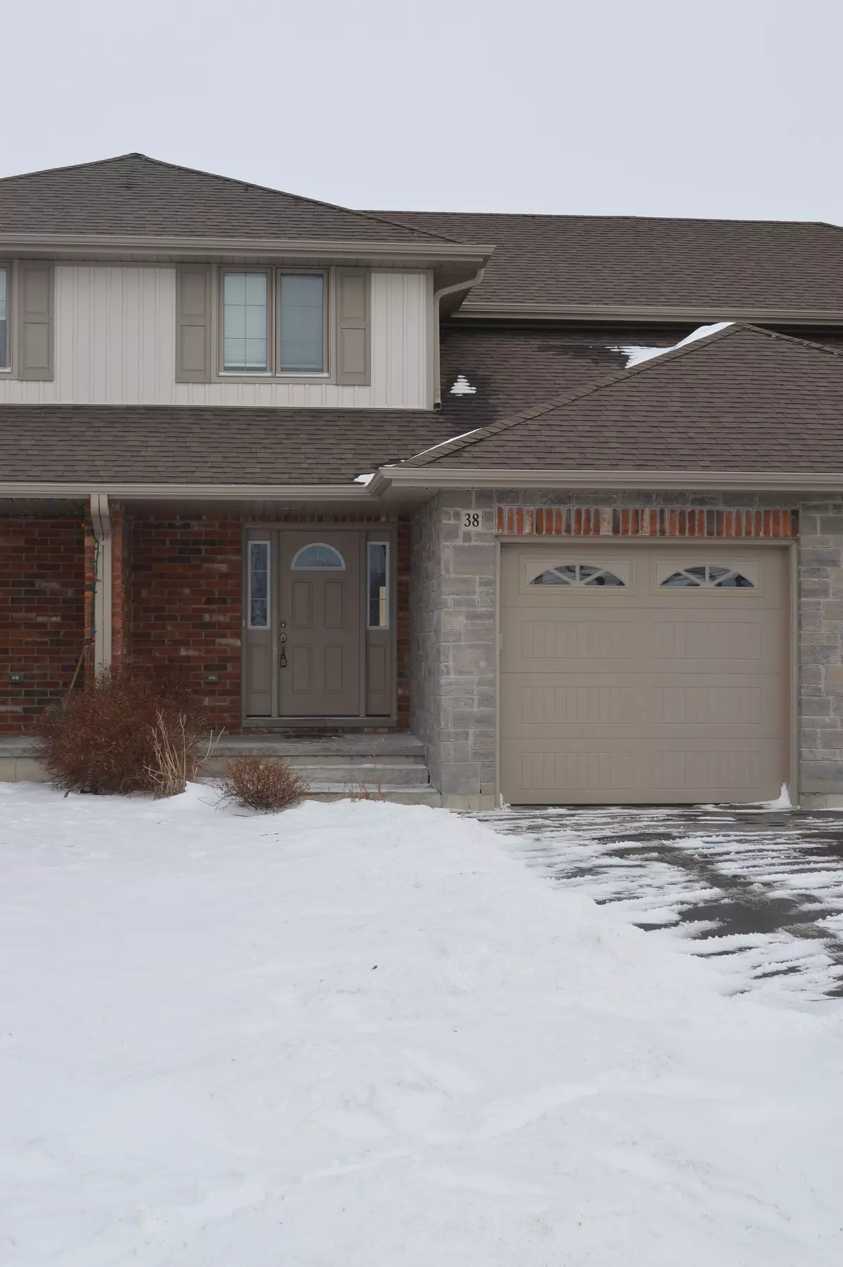 Quinte West, ON K8V 0E9,38 Cortland CRES