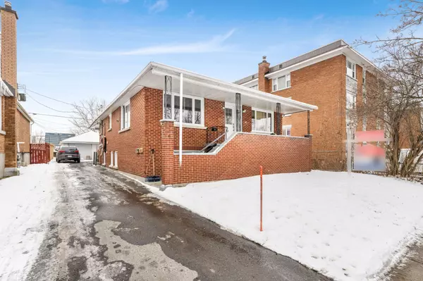 350 Lacasse AVE, Vanier And Kingsview Park, ON K1L 7A9