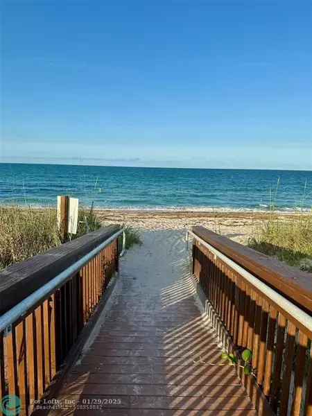 3870 N Highway A1a  #203, Fort Pierce, FL 34949