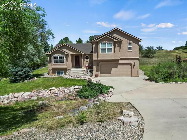 40 Pauma Valley DR, Colorado Springs, CO 80921