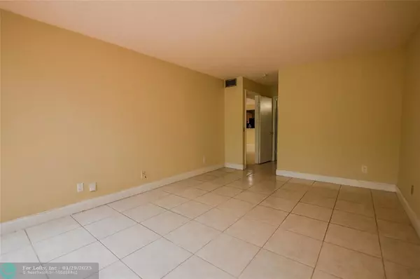 Pembroke Pines, FL 33026,1341 E Golfview Dr  #1341