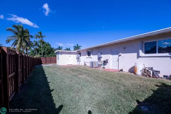 Pembroke Pines, FL 33026,11731 Taft St