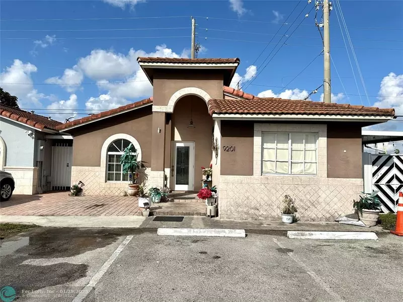 9201 NW 121st Ter, Hialeah Gardens, FL 33018