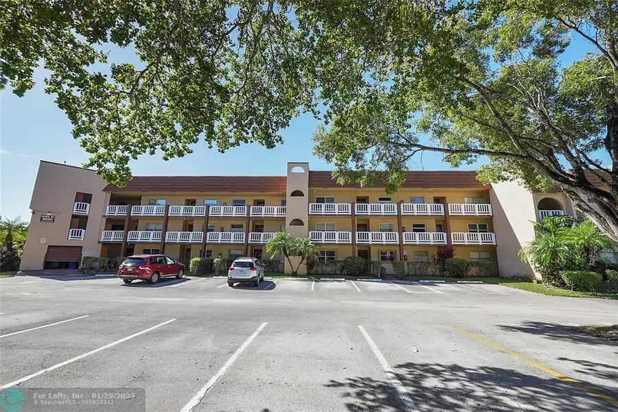 9020 Sunrise Lakes Blvd  #310, Sunrise, FL 33322