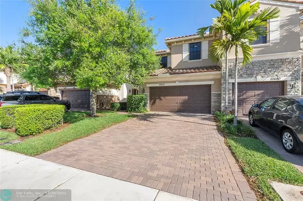 10474 Wellington Parc Dr, Wellington, FL 33449