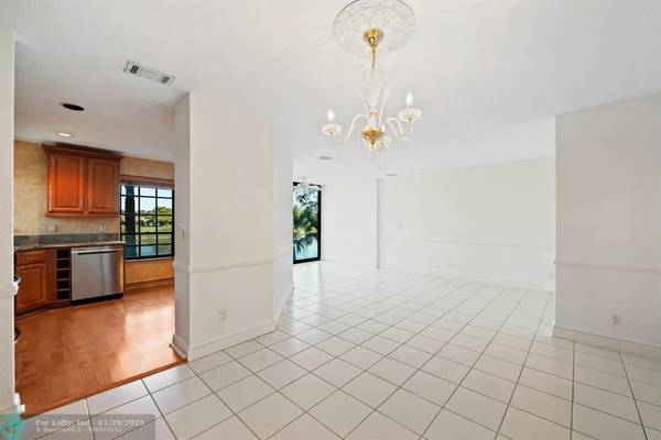 Hollywood, FL 33021,3543 Emerald Oaks Dr  #2801