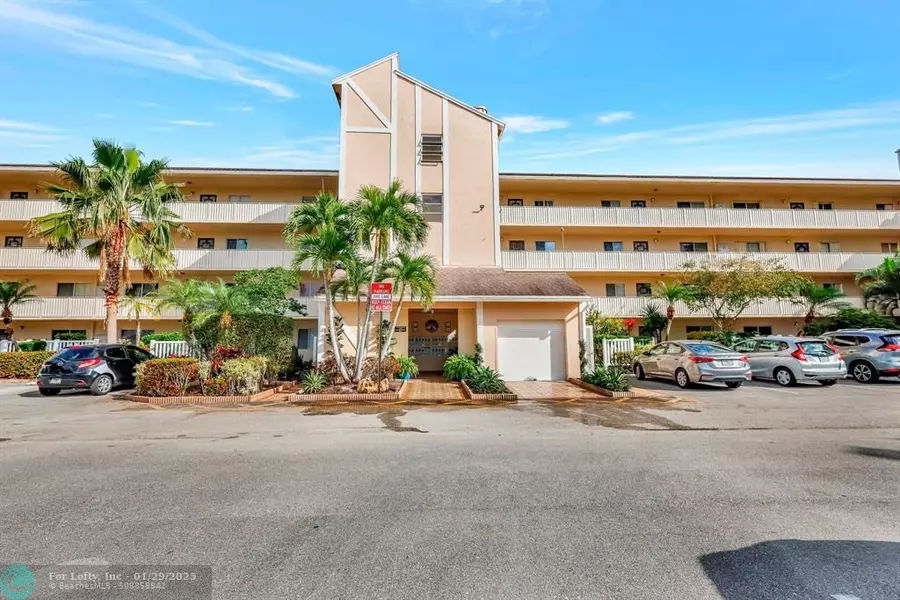 14376 Amberly Ln  #107, Delray Beach, FL 33446