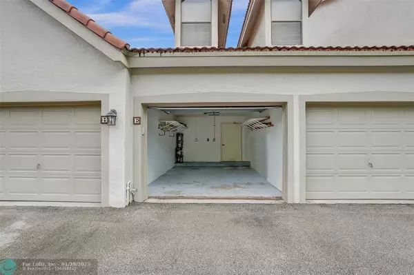 Boca Raton, FL 33486,5801 Coach House Cir  #E